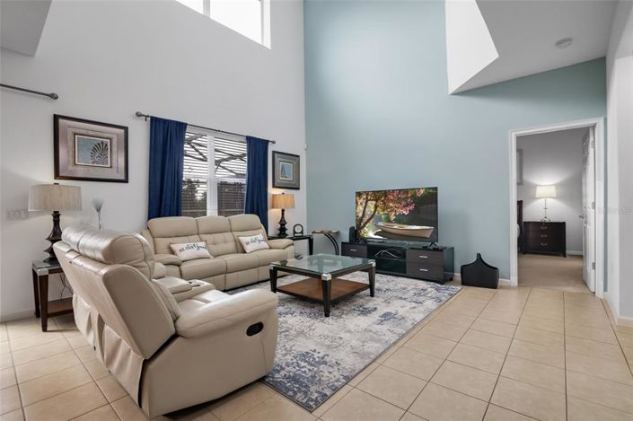 Image No.26-6 Bed Property for sale