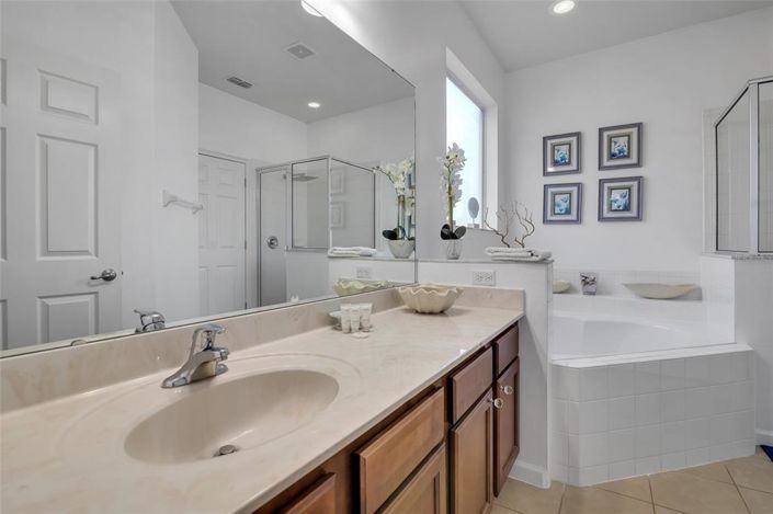 Image No.33-6 Bed Property for sale