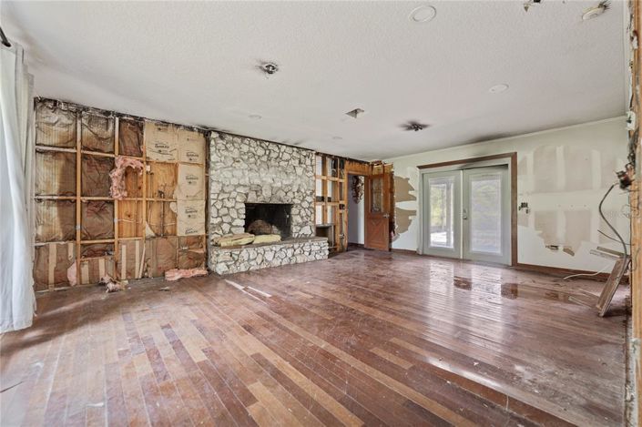 Image No.4-4 Bed Property for sale