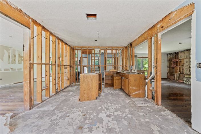 Image No.6-4 Bed Property for sale