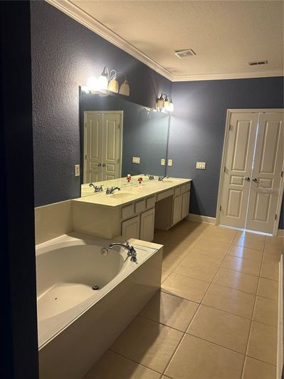 Image No.26-3 Bed Property for sale