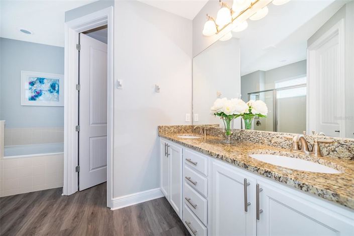 Image No.29-6 Bed Property for sale