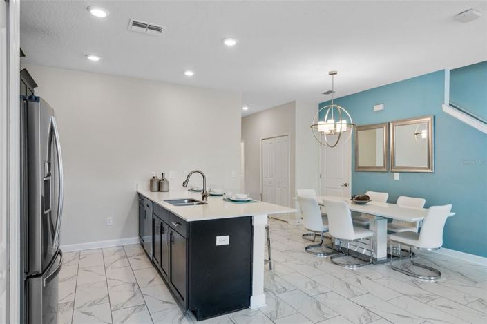 Image No.10-5 Bed Townhouse for sale