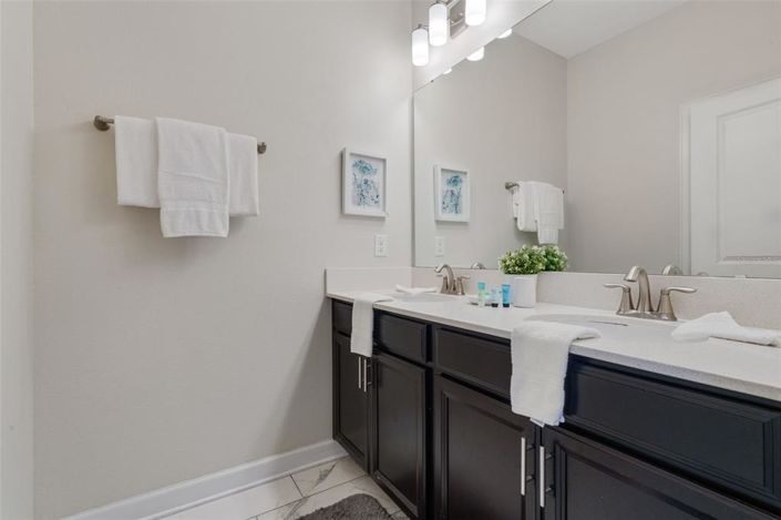 Image No.11-5 Bed Townhouse for sale