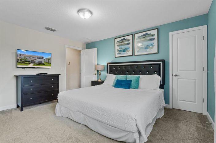 Image No.18-5 Bed Townhouse for sale