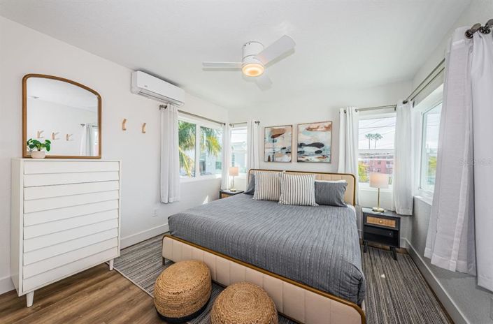 Image No.44-6 Bed Property for sale