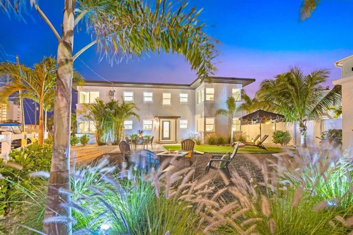 Image No.53-6 Bed Property for sale