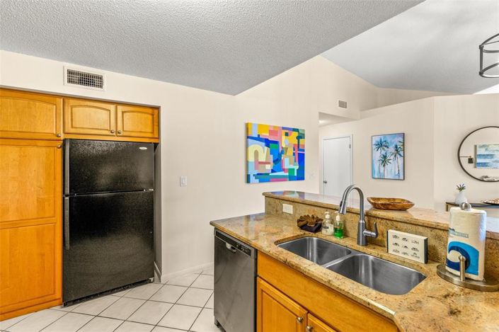 Image No.19-2 Bed Property for sale