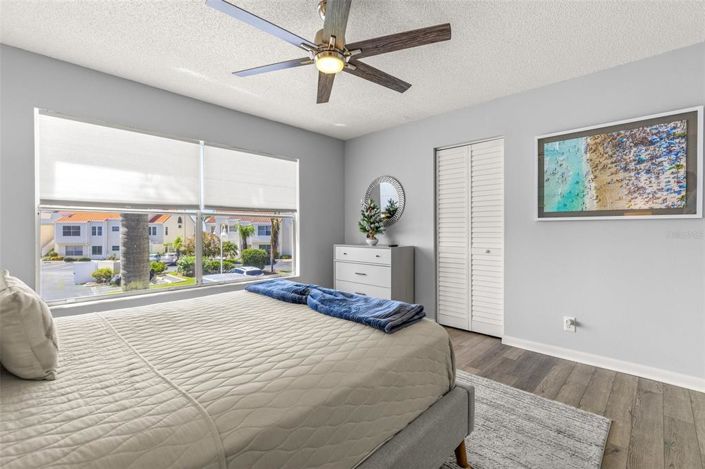 Image No.25-2 Bed Property for sale