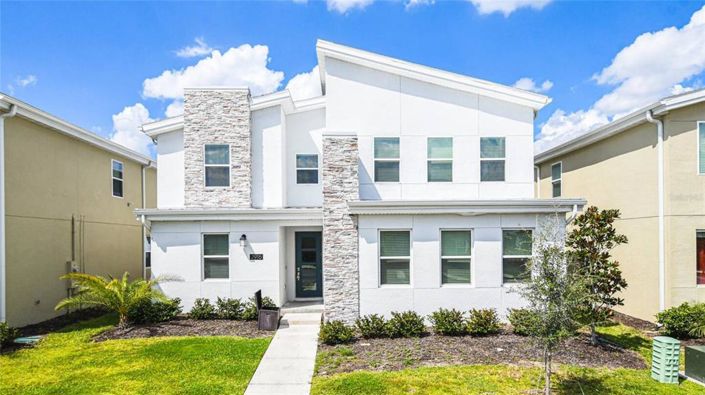 Image No.1-6 Bed Property for sale