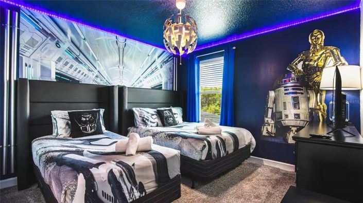 Image No.11-6 Bed Property for sale