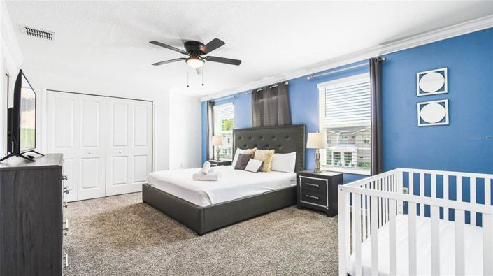 Image No.19-6 Bed Property for sale