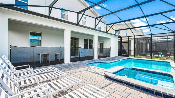 Image No.32-6 Bed Property for sale