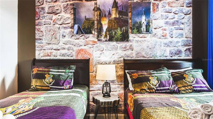 Image No.12-6 Bed Property for sale