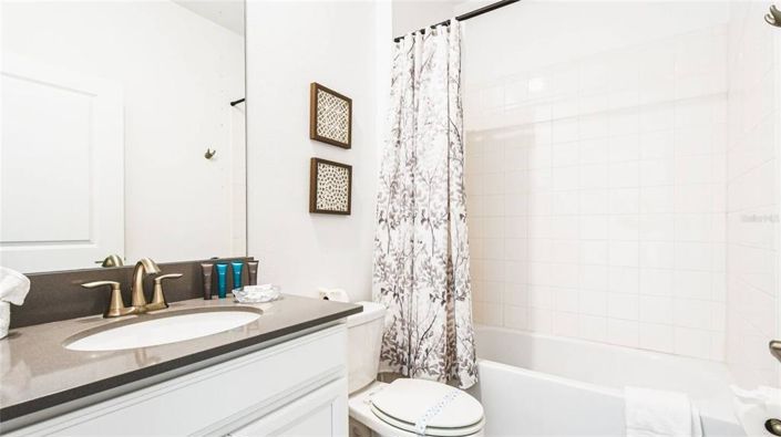 Image No.24-6 Bed Property for sale