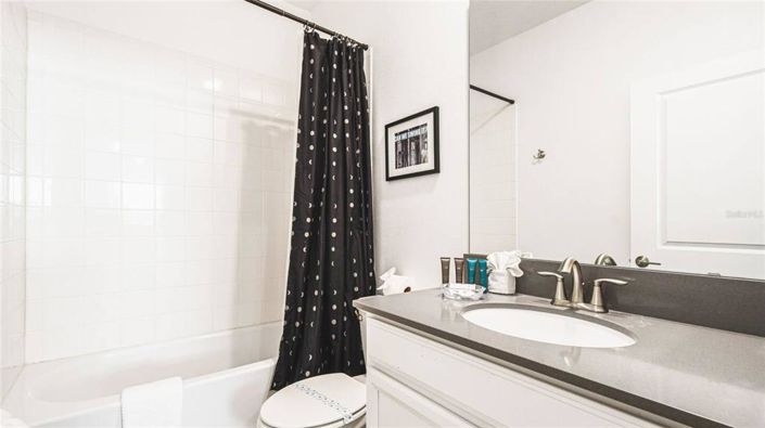 Image No.26-6 Bed Property for sale