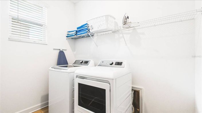 Image No.28-6 Bed Property for sale