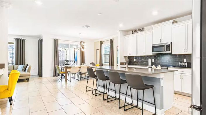 Image No.9-6 Bed Property for sale