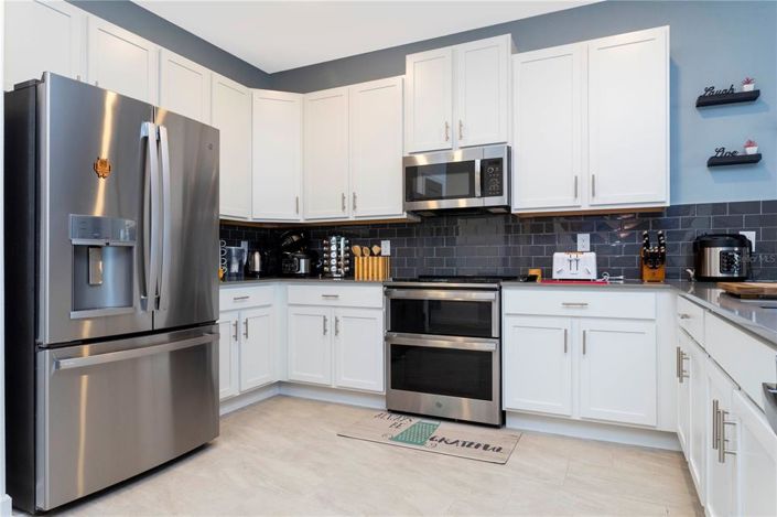 Image No.16-9 Bed Property for sale