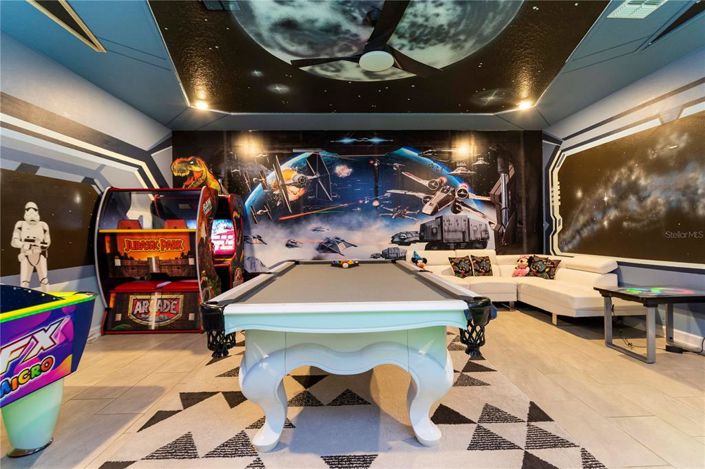 Image No.2-9 Bed Property for sale