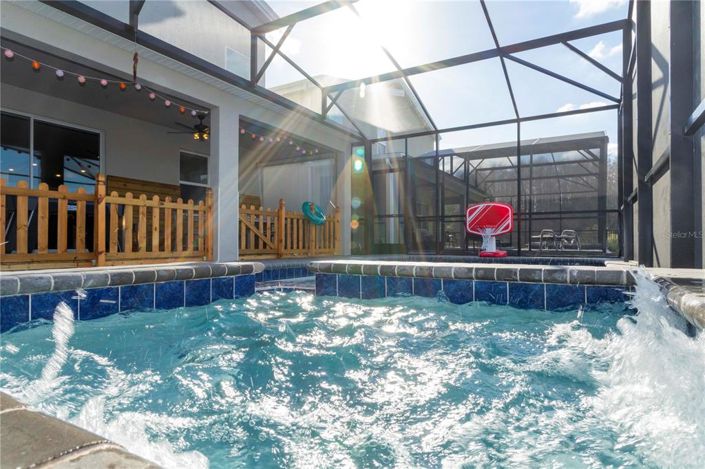 Image No.28-9 Bed Property for sale