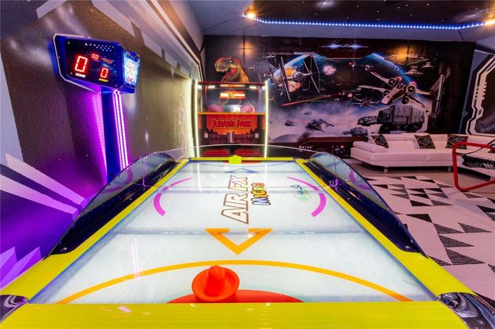 Image No.5-9 Bed Property for sale