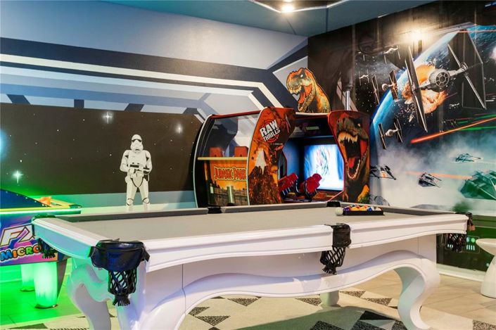 Image No.7-9 Bed Property for sale