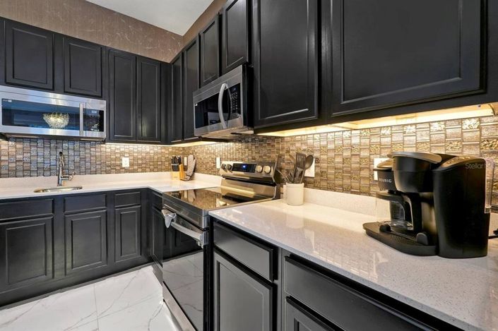 Image No.19-12 Bed Property for sale