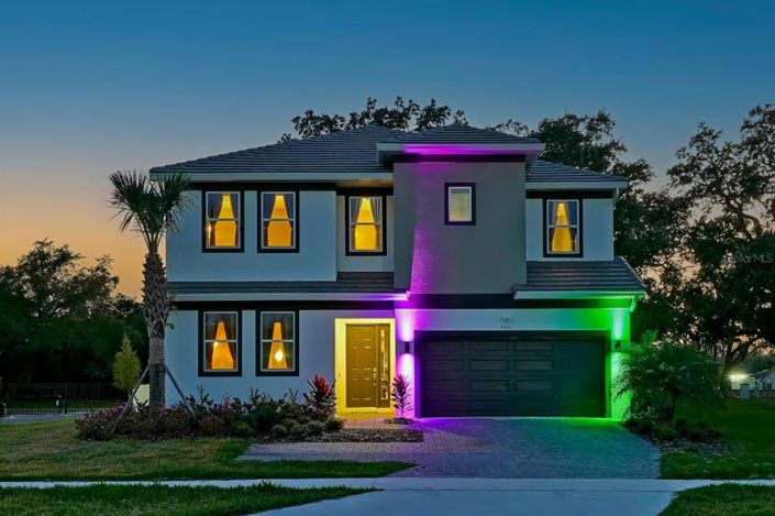 Image No.2-12 Bed Property for sale