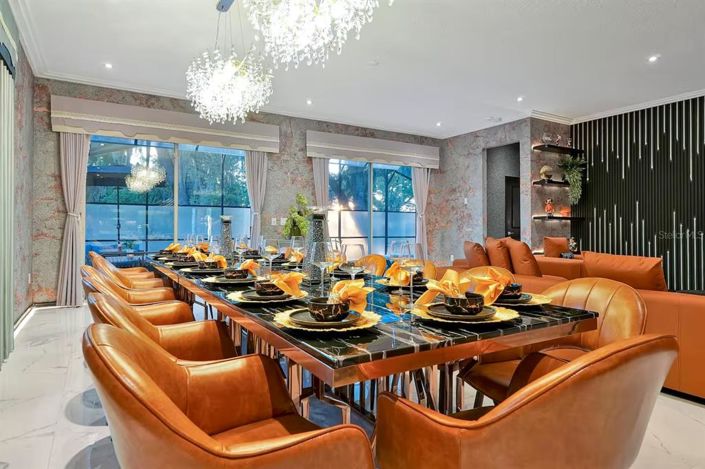 Image No.22-12 Bed Property for sale