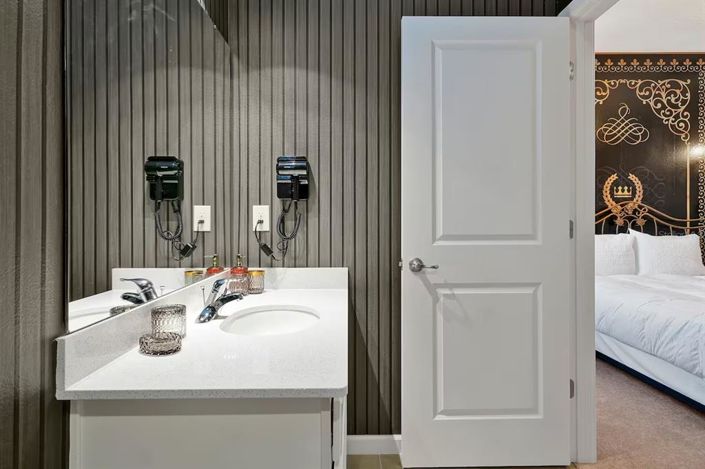 Image No.36-12 Bed Property for sale