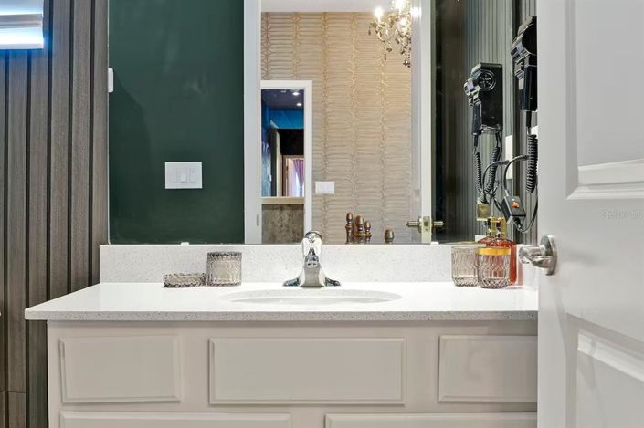 Image No.37-12 Bed Property for sale