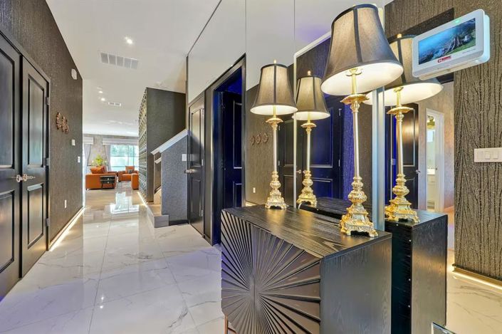 Image No.4-12 Bed Property for sale