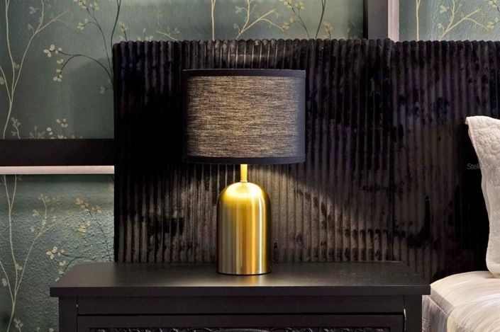 Image No.40-12 Bed Property for sale