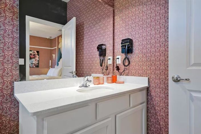 Image No.52-12 Bed Property for sale