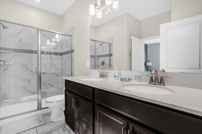 Image No.11-8 Bed Property for sale