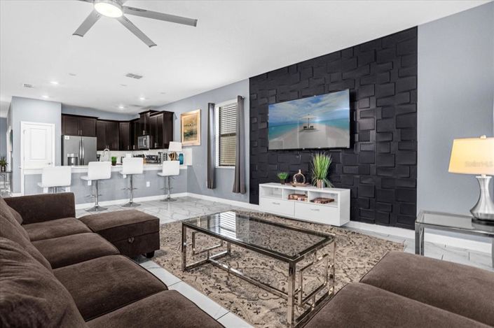 Image No.16-8 Bed Property for sale