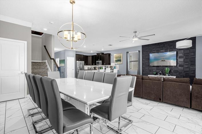 Image No.19-8 Bed Property for sale