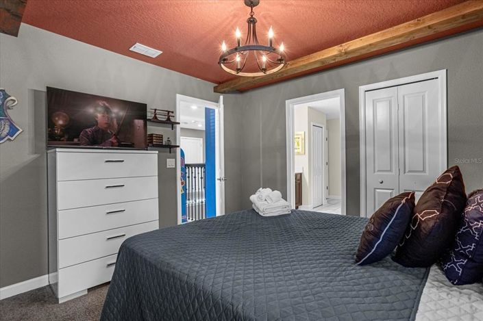 Image No.29-8 Bed Property for sale