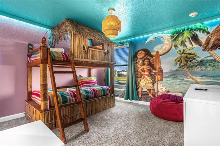 Image No.42-8 Bed Property for sale