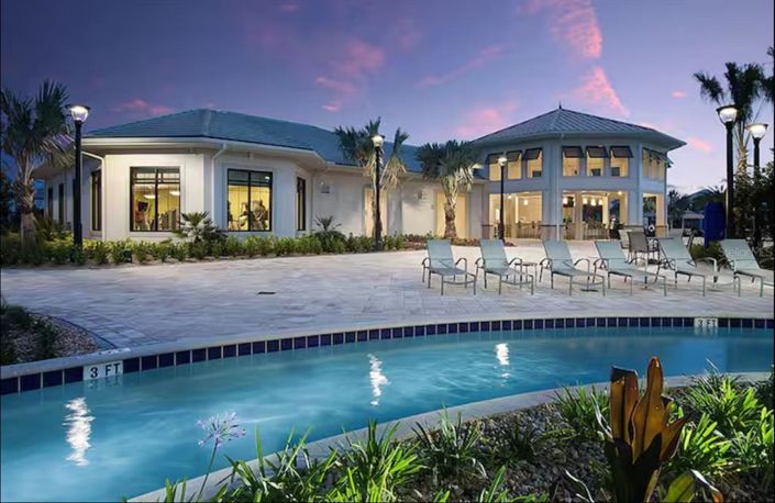 Image No.55-8 Bed Property for sale