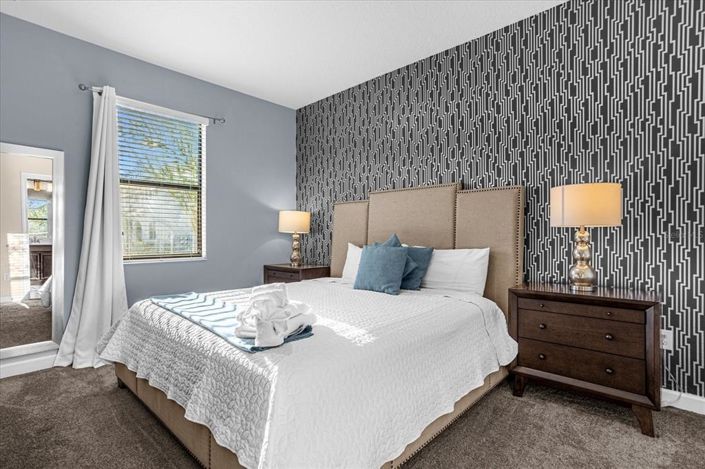 Image No.9-8 Bed Property for sale