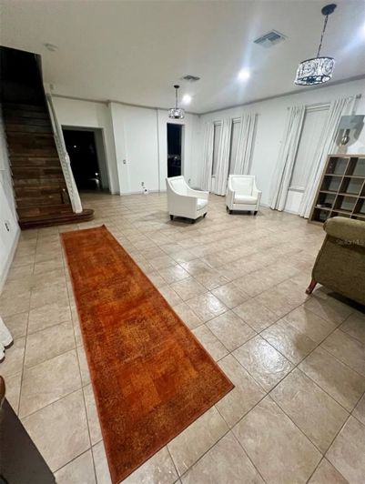 Image No.4-6 Bed Property for sale