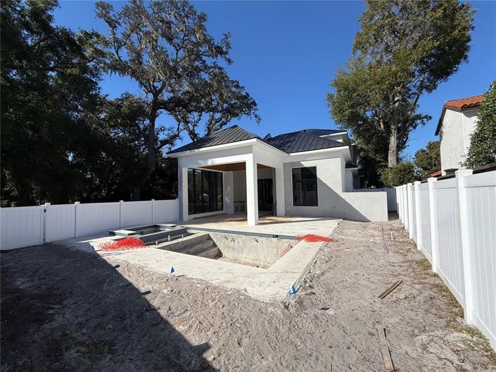 Image No.12-4 Bed Property for sale