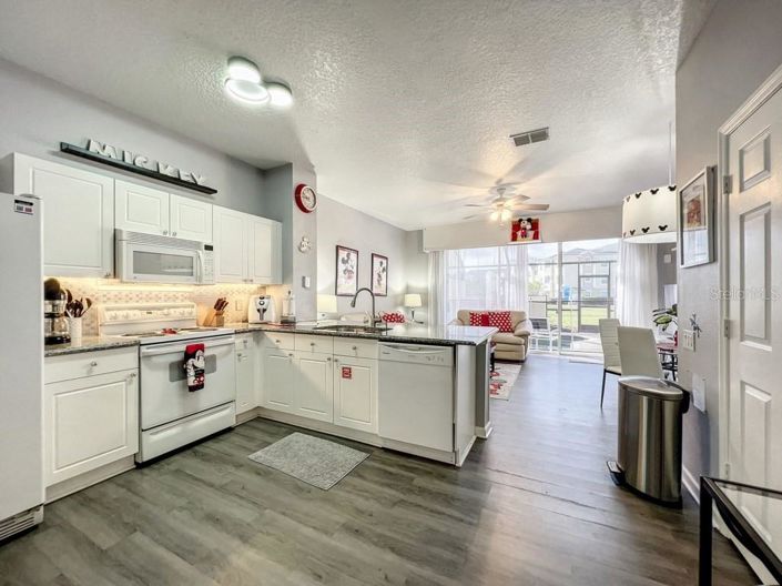 Image No.11-3 Bed Townhouse for sale