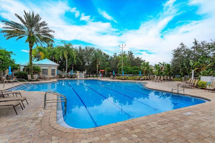 Image No.54-3 Bed Townhouse for sale