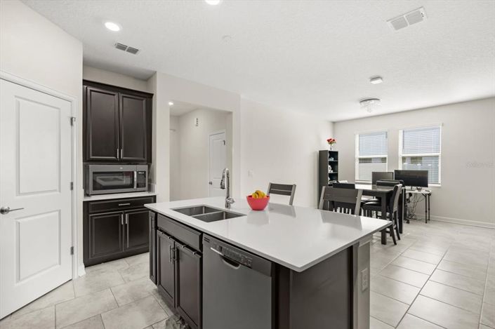 Image No.5-Propriété de 4 chambres à vendre à Kissimmee