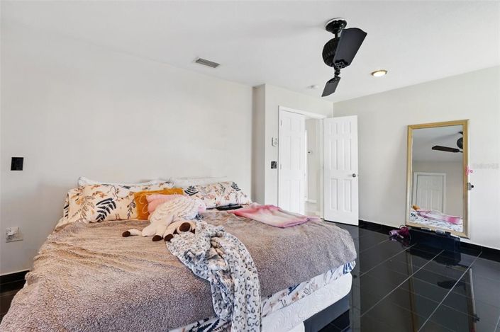 Image No.20-4 Bed Property for sale