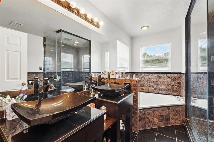 Image No.21-4 Bed Property for sale