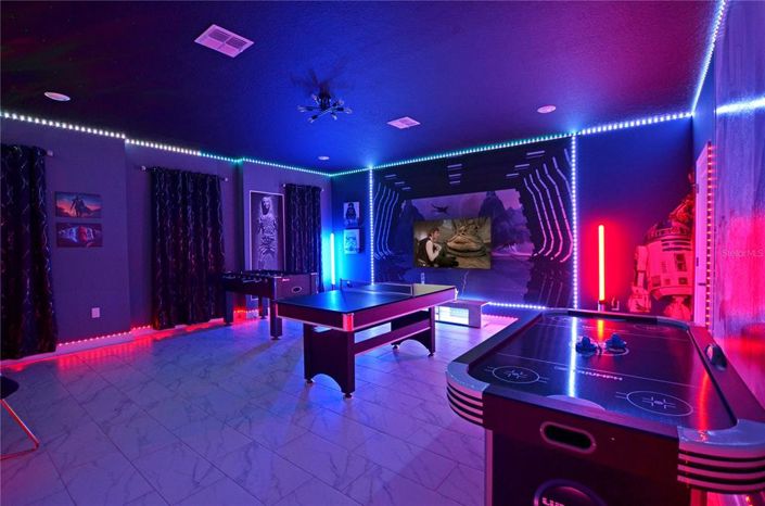 Image No.3-8 Bed Property for sale